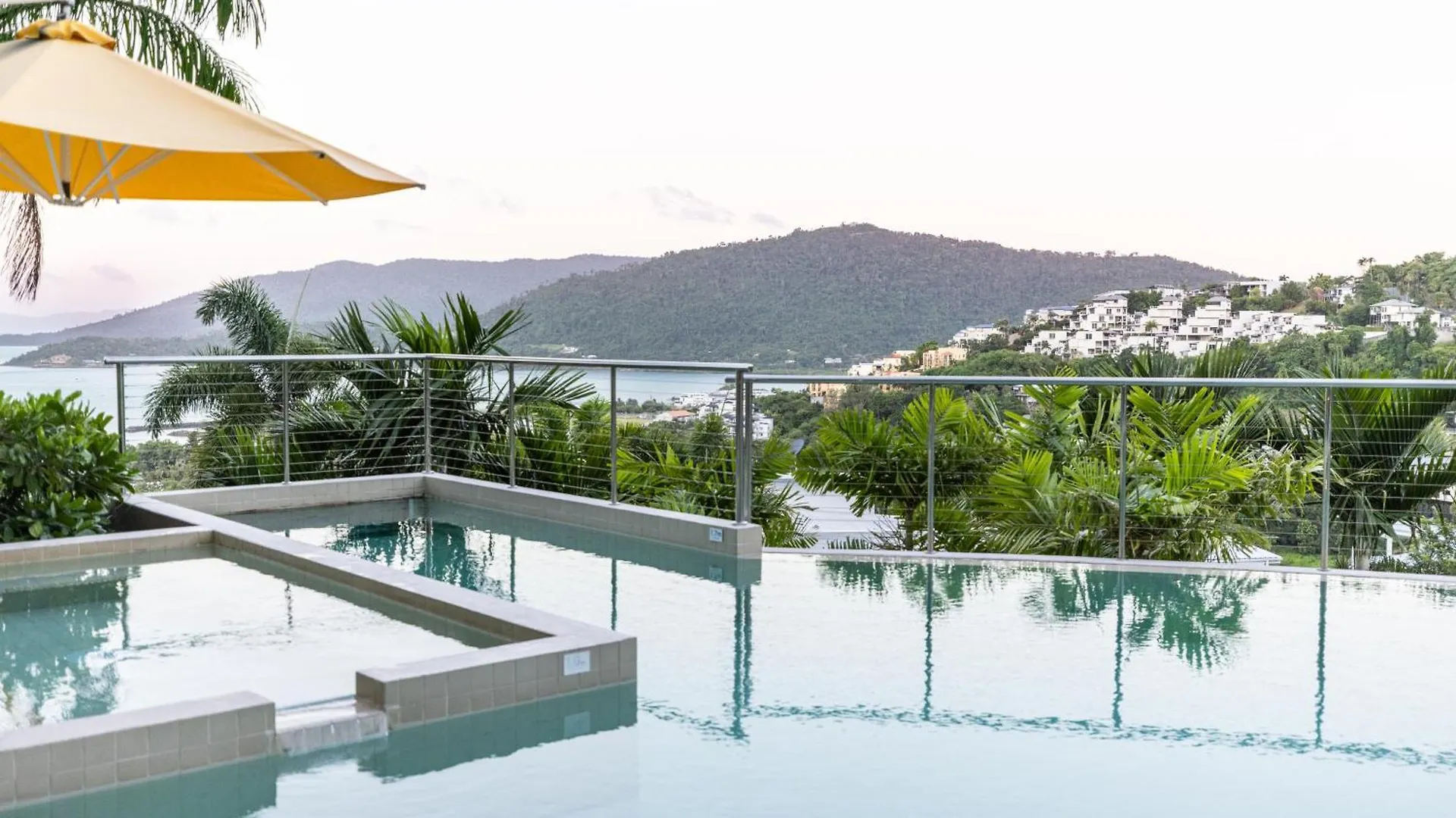 Seaview Serenity Whitsundays Airlie Beach 0*,